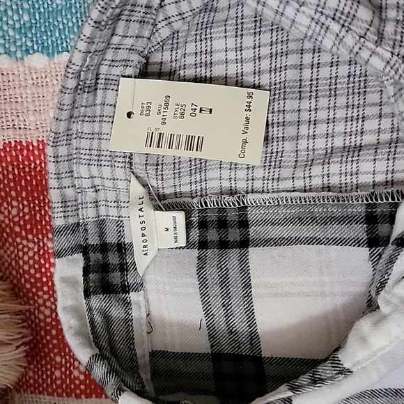 NWT Aeropostale cropped two patten button up flannel - Picture 4 of 9